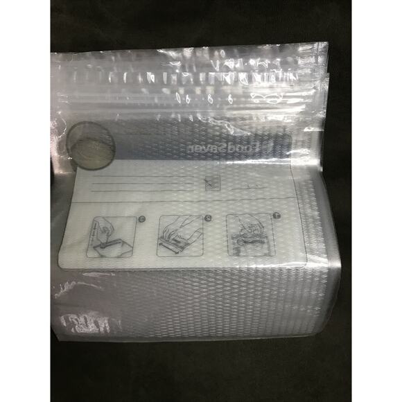 FoodSaver 1-Quart BPA-Free Multilayer Construction Vacuum Zipper Bags, 14 Count - Picture 3 of 3